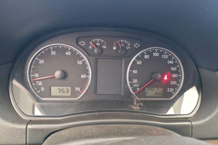 Used Volkswagen Polo 2009 Jingqu 1.6L Manual Elegant Edition Instrument Cluster