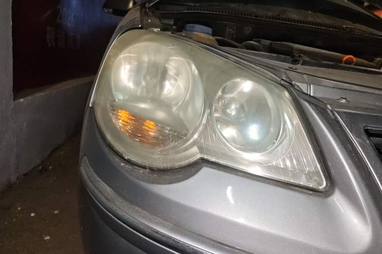 Used Volkswagen Polo 2009 Jingqu 1.6L Manual Elegant Edition Right Front Headlight