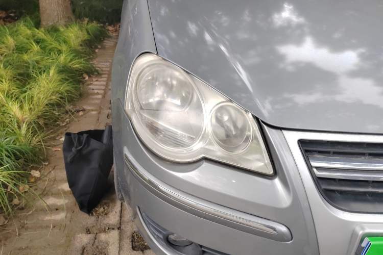 Used Volkswagen Polo 2009 Jingqu 1.6L Automatic Elegant Edition Right Front Headlight