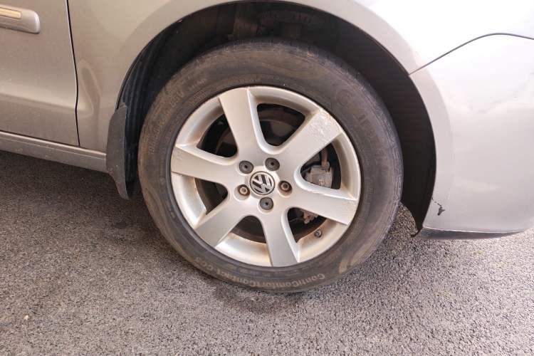 Used Volkswagen Polo 2009 Jingqu 1.6L Manual Elegant Edition Right Front Wheel Hub