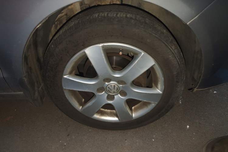Used Volkswagen Polo 2009 Jingqu 1.6L Manual Elegant Edition Right Front Wheel Hub
