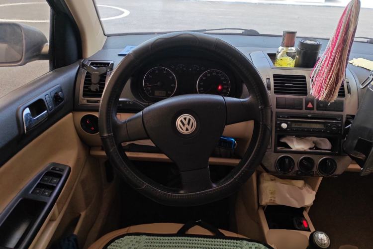 Used Volkswagen Polo 2009 Jingqu 1.6L Manual Elegant Edition Steering Wheel