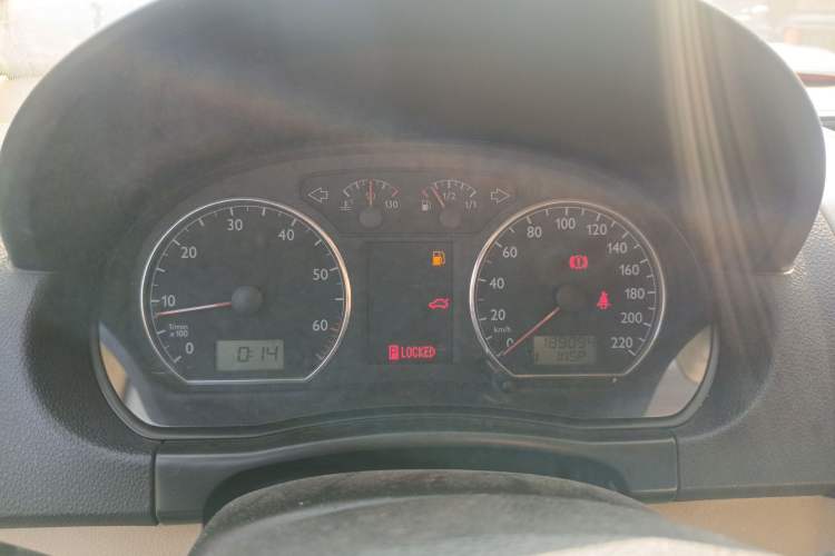 Used Volkswagen Polo 2009 Jingqu 1.4L Automatic Elegant Edition Instrument Cluster