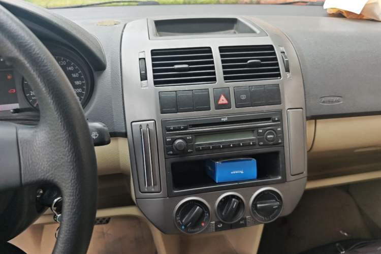 Used Volkswagen Polo 2009 Jingqing 1.4L Automatic Shushang Edition Audio And AC Panel