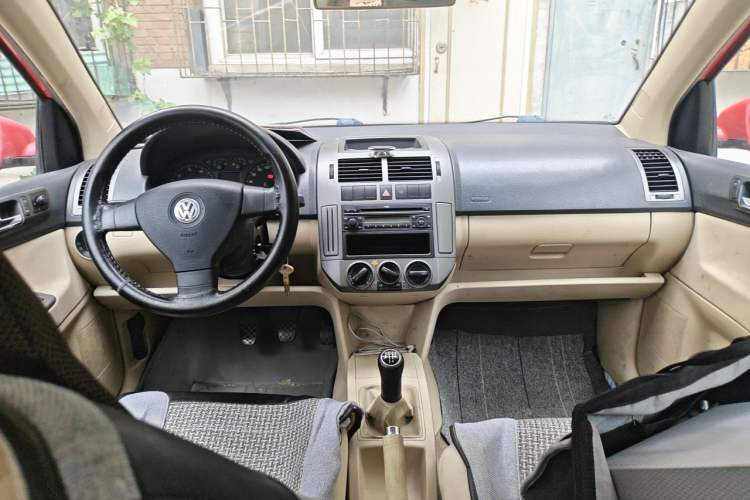 Used Volkswagen Polo 2009 Jingqing 1.4L Manual Shushang Edition Center Console