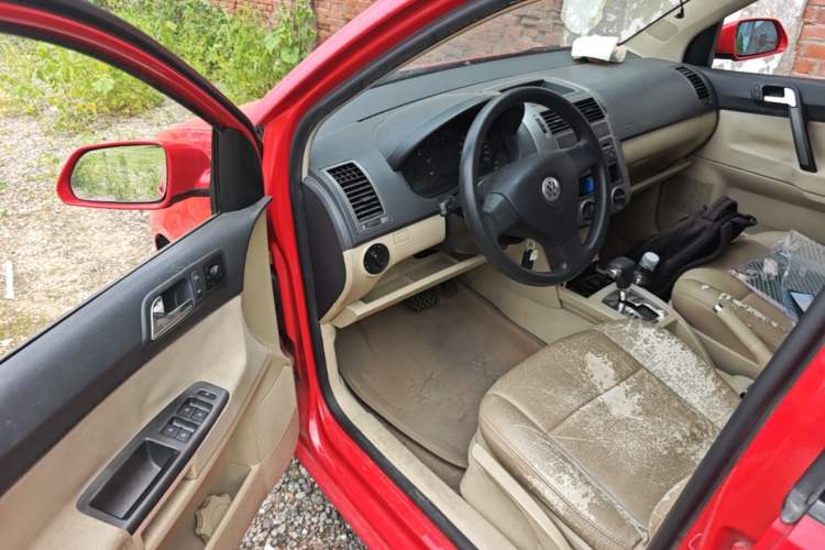 Used Volkswagen Polo 2009 Jingqing 1.4L Automatic Shushang Edition Driver Seat