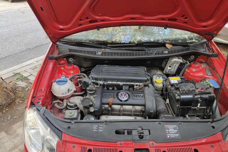 Used Volkswagen Polo 2009 Jingqing 1.6L Automatic Fashion Edition Engine Bay Right