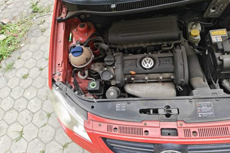 Used Volkswagen Polo 2009 Jingqing 1.4L Manual Shushang Edition Engine Bay Right