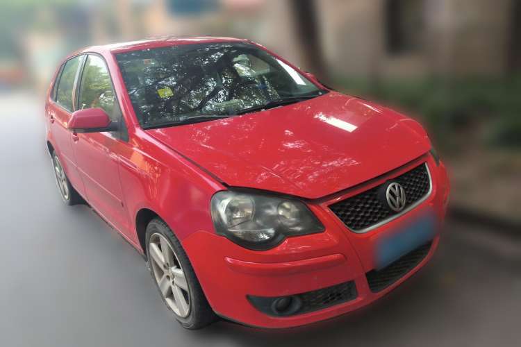 Used Volkswagen Polo 2009 Sporty 1.6L Automatic Model Front Right 45 Deg
