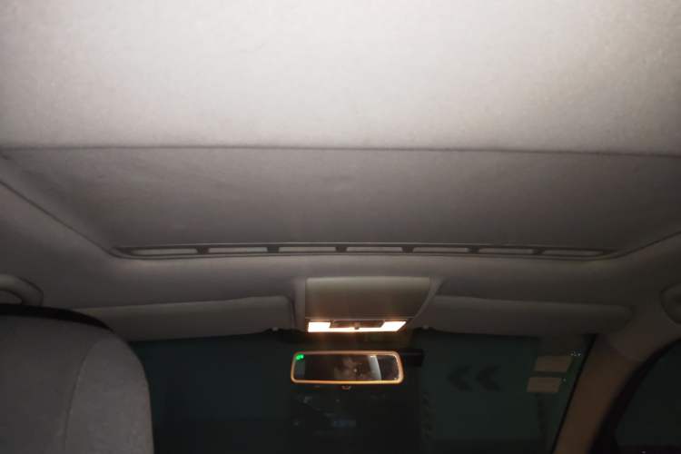 Used Volkswagen Polo 2009 Sporty 1.6L Automatic Model Headliner