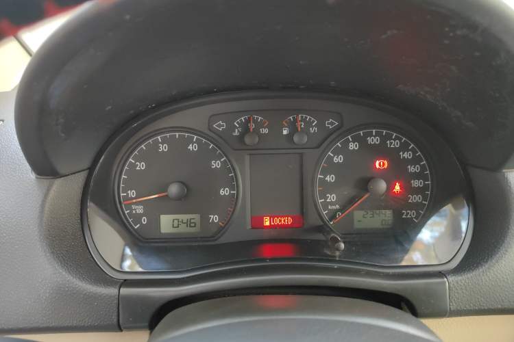 Used Volkswagen Polo 2009 Jingqing 1.6L Automatic Fashion Edition Instrument Cluster
