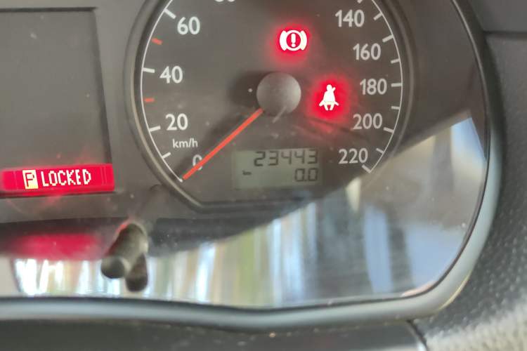Used Volkswagen Polo 2009 Jingqing 1.6L Automatic Fashion Edition Odometer Close Up