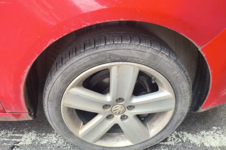 Used Volkswagen Polo 2009 Sporty 1.6L Automatic Model Right Front Wheel Hub