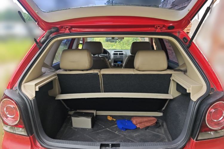 Used Volkswagen Polo 2009 Jingqing 1.4L Automatic Shushang Edition Trunk