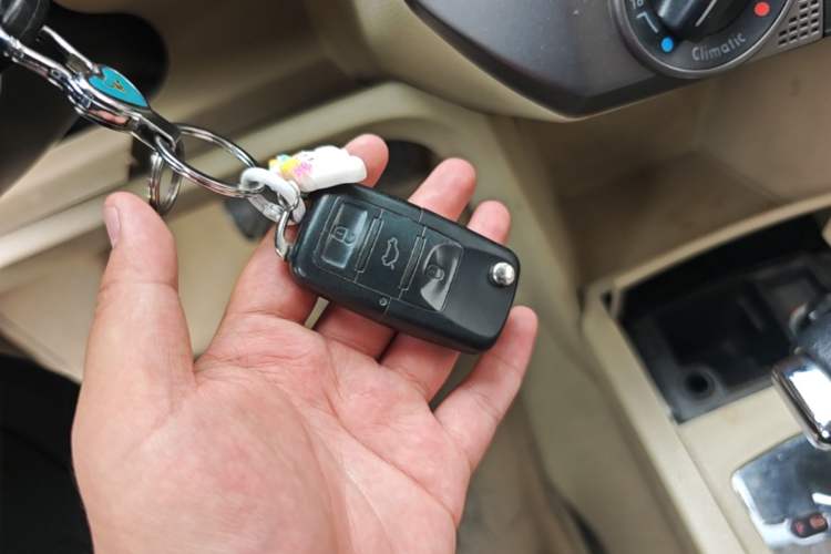 Used Volkswagen Polo 2009 Jingqing 1.4L Automatic Shushang Edition Vehicle Key