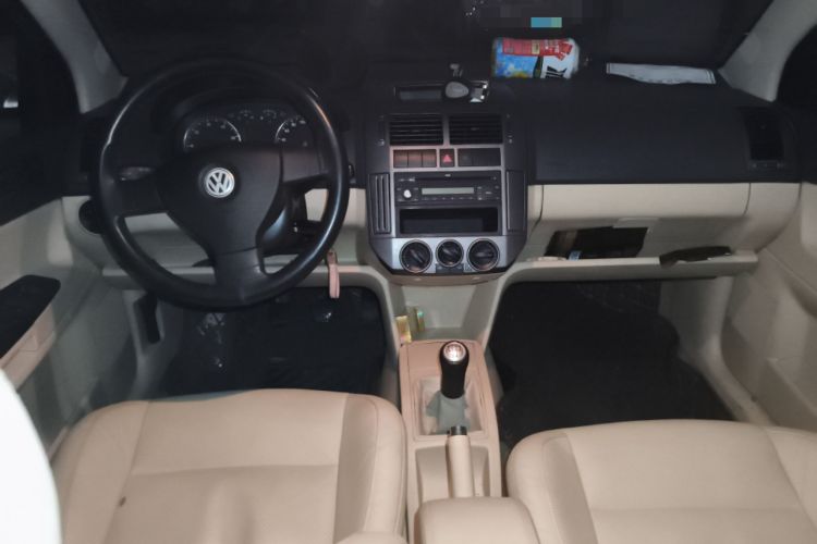 Used Volkswagen Polo 2009 Jingqu 1.4L Manual - Elegant Edition Center Console