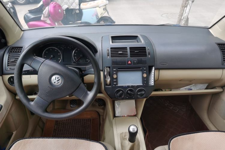 Used Volkswagen Polo 2009 Jingqu 1.4L Manual - Elegant Edition Center Console
