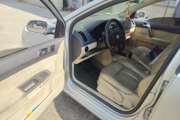 Used Volkswagen Polo 2009 Kica 1.6L Manual Fashion Edition Driver Seat
