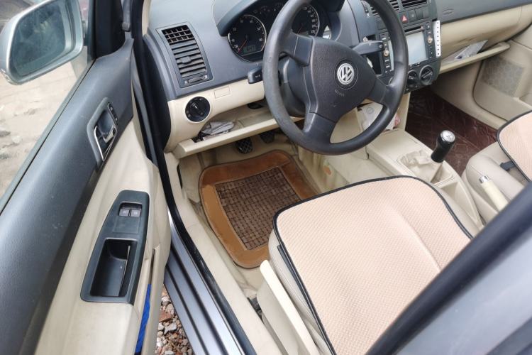 Used Volkswagen Polo 2009 Jingqu 1.4L Manual - Elegant Edition Driver Seat