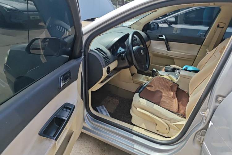 Used Volkswagen Polo 2009 Jingqu 1.4L Manual - Elegant Edition Driver Seat