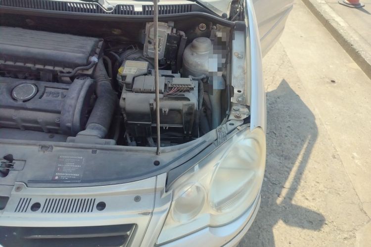 Used Volkswagen Polo 2009 Kica 1.6L Manual Fashion Edition Engine Bay Left