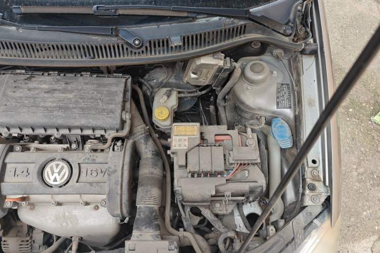 Used Volkswagen Polo 2009 Jingqu 1.4L Manual Elegant Edition Engine Bay Left