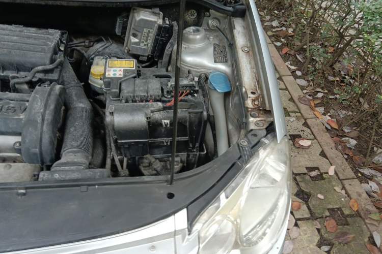 Used Volkswagen Polo 2009 Kica 1.4L Manual Fashion Edition Engine Bay Left
