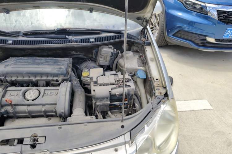 Used Volkswagen Polo 2009 Kica 1.4L Manual Fashion Edition Engine Bay Left