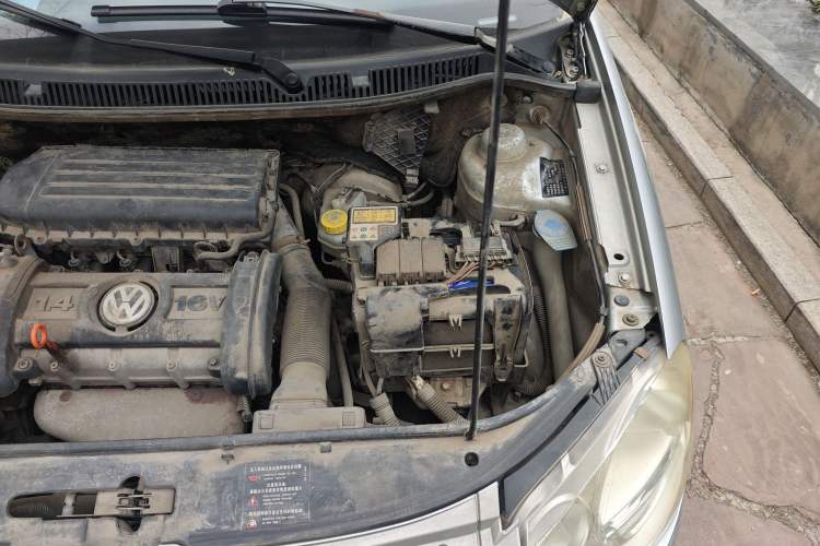 Used Volkswagen Polo 2009 Kica 1.4L Manual Fashion Edition Engine Bay Left