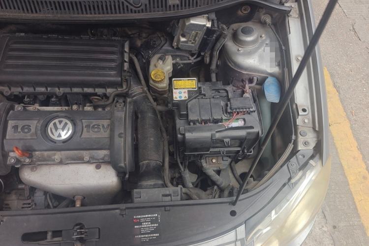 Used Volkswagen Polo 2009 Jingqu 1.6L Manual Elegant Edition Engine Bay Left