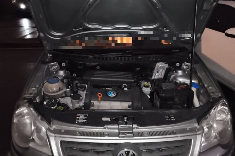 Used Volkswagen Polo 2009 Jingqu 1.4L Manual - Elegant Edition Engine Bay