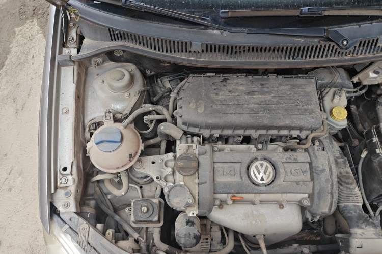 Used Volkswagen Polo 2009 Jingqu 1.4L Manual Elegant Edition Engine Bay Right