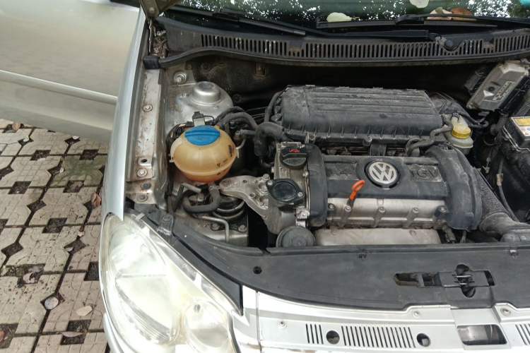 Used Volkswagen Polo 2009 Kica 1.4L Manual Fashion Edition Engine Bay Right