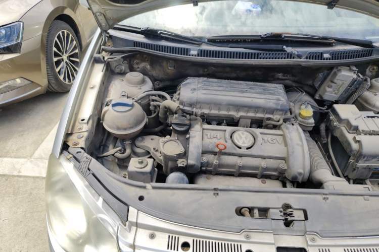 Used Volkswagen Polo 2009 Kica 1.4L Manual Fashion Edition Engine Bay Right