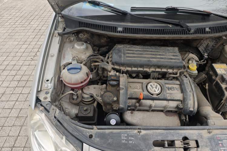 Used Volkswagen Polo 2009 Kica 1.4L Manual Fashion Edition Engine Bay Right