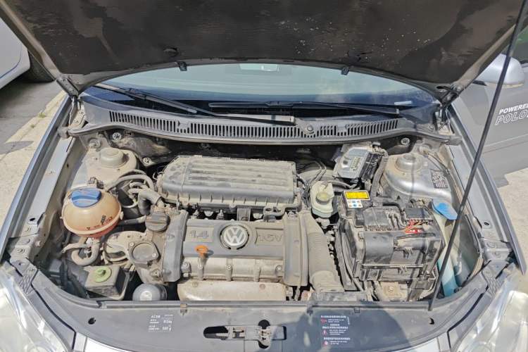 Used Volkswagen Polo 2009 Jingqu 1.4L Manual - Elegant Edition Engine Bay