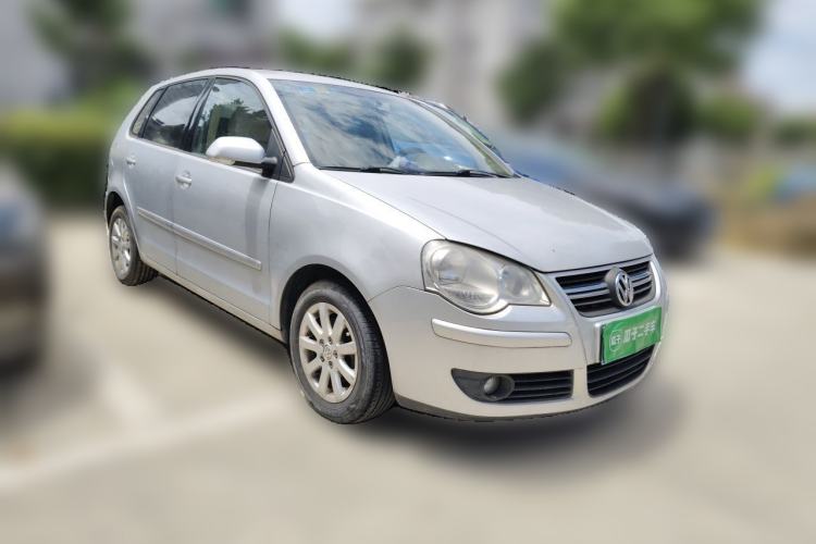 Used Volkswagen Polo 2009 Kica 1.4L Manual Fashion Edition Front Right 45 Deg