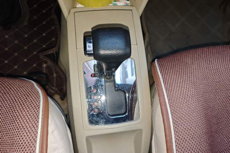 Used Volkswagen Polo 2009 Jingqu 1.6L Automatic Elegant Edition Gear Lever
