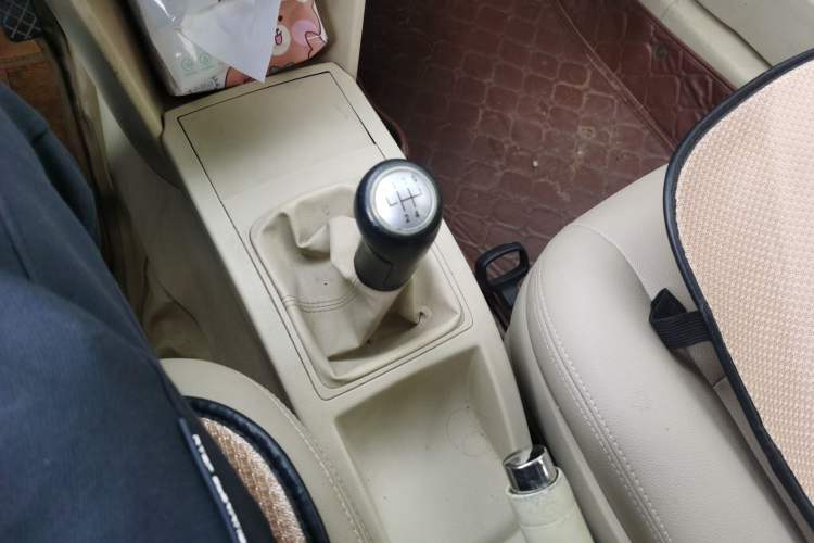 Used Volkswagen Polo 2009 Jingqu 1.4L Manual - Elegant Edition Gear Lever