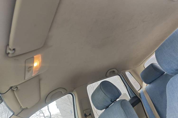 Used Volkswagen Polo 2009 Kica 1.4L Manual Fashion Edition Headliner