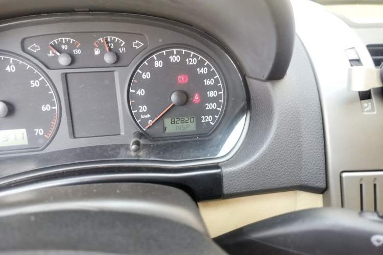 Used Volkswagen Polo 2009 Kica 1.6L Manual Fashion Edition Odometer Close Up