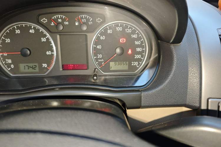 Used Volkswagen Polo 2009 Jingqu 1.6L Automatic Elegant Edition Odometer Close Up