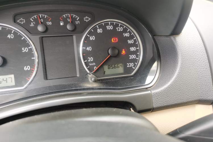 Used Volkswagen Polo 2009 Jingqu 1.4L Manual - Elegant Edition Odometer Close Up