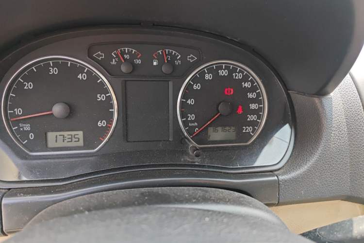 Used Volkswagen Polo 2009 Jingqu 1.4L Manual - Elegant Edition Odometer Close Up