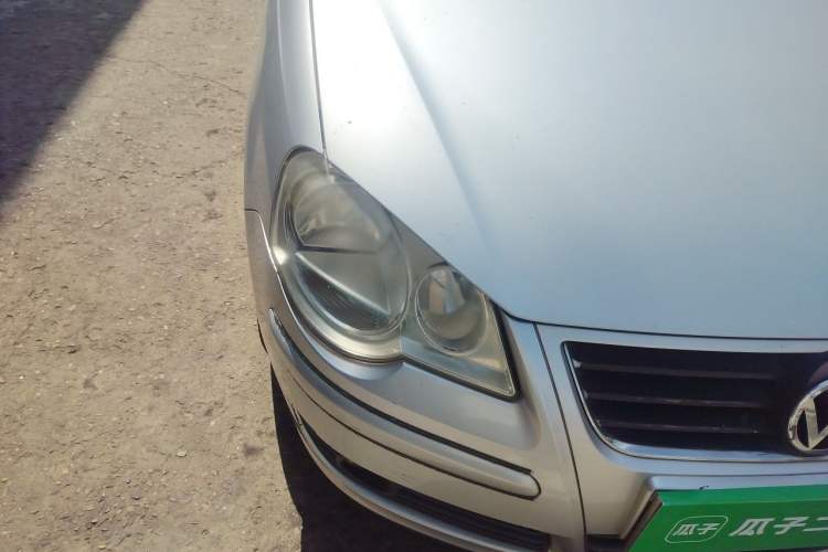 Used Volkswagen Polo 2009 Kica 1.6L Manual Fashion Edition Right Front Headlight