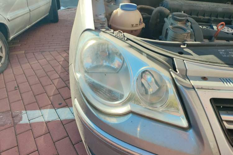 Used Volkswagen Polo 2009 Jingqu 1.6L Automatic Elegant Edition Right Front Headlight