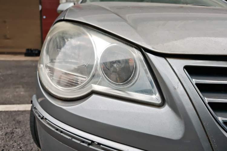 Used Volkswagen Polo 2009 Jingqu 1.4L Manual Elegant Edition Right Front Headlight