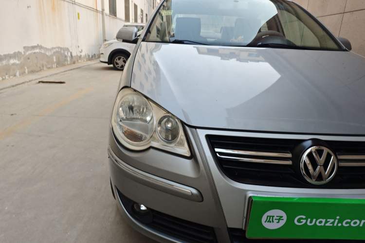 Used Volkswagen Polo 2009 Jingqu 1.6L Automatic Elegant Edition Right Front Headlight