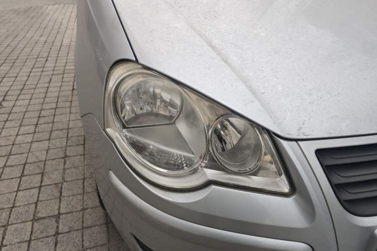 Used Volkswagen Polo 2009 Kica 1.4L Manual Fashion Edition Right Front Headlight