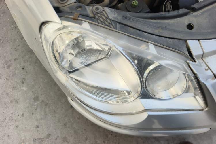 Used Volkswagen Polo 2009 Jingqing 1.6L Automatic Fashion Edition Right Front Headlight